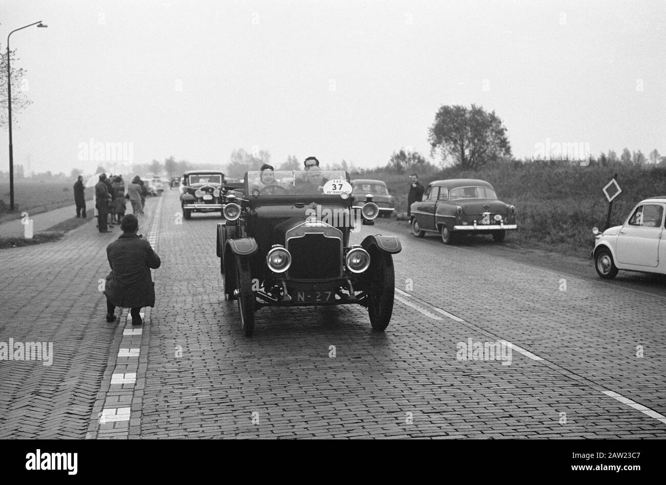 PAC traditierit per le vecchie automobili amava Utrecht naa Zandvoort. A 1899 Data: 13 Ottobre 1963 Località: Utrecht, Zandvoort Parole Chiave: Cars Foto Stock