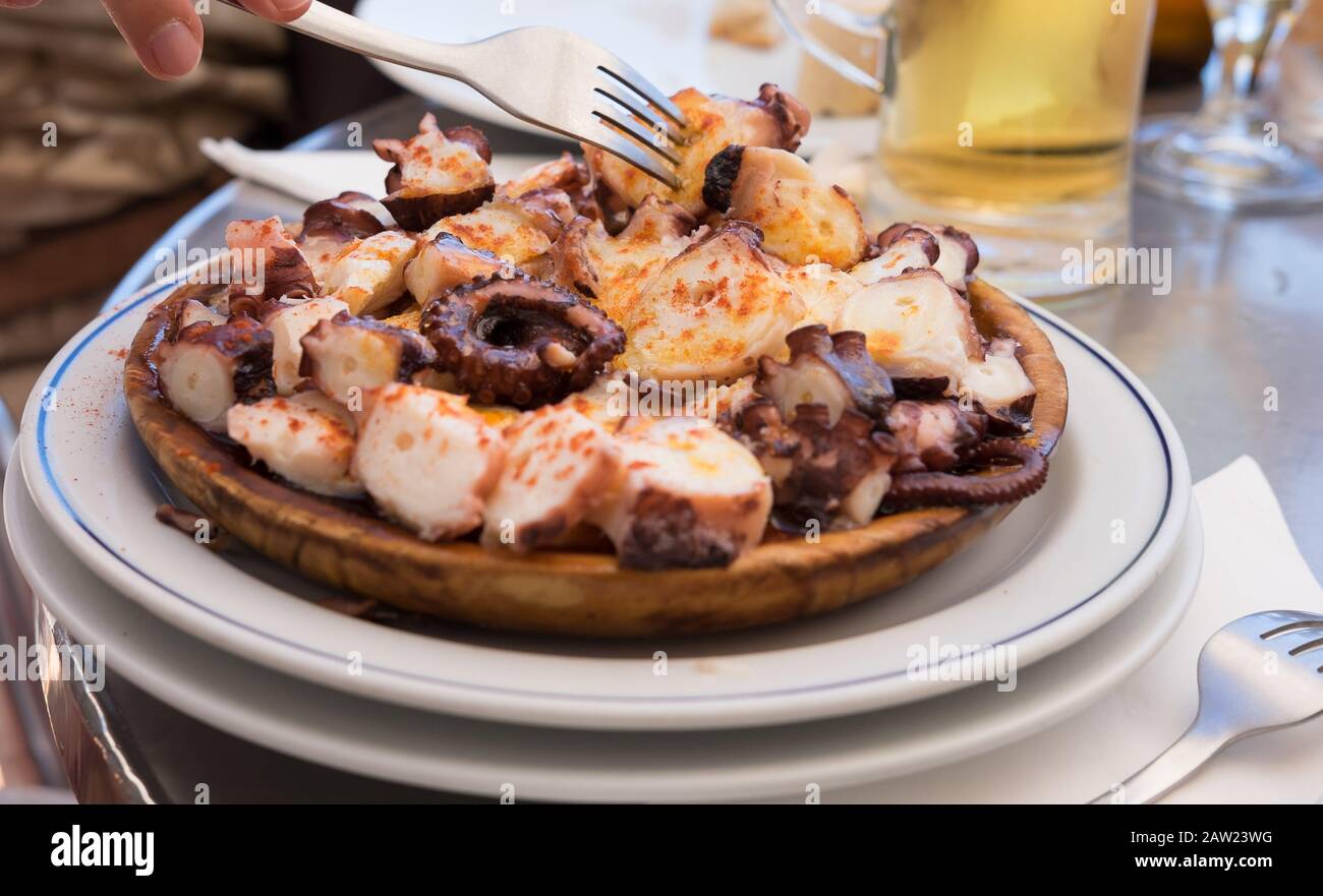 Polpo bollito, cucina tradizionale Galizia piatto, Spagna settentrionale Foto Stock