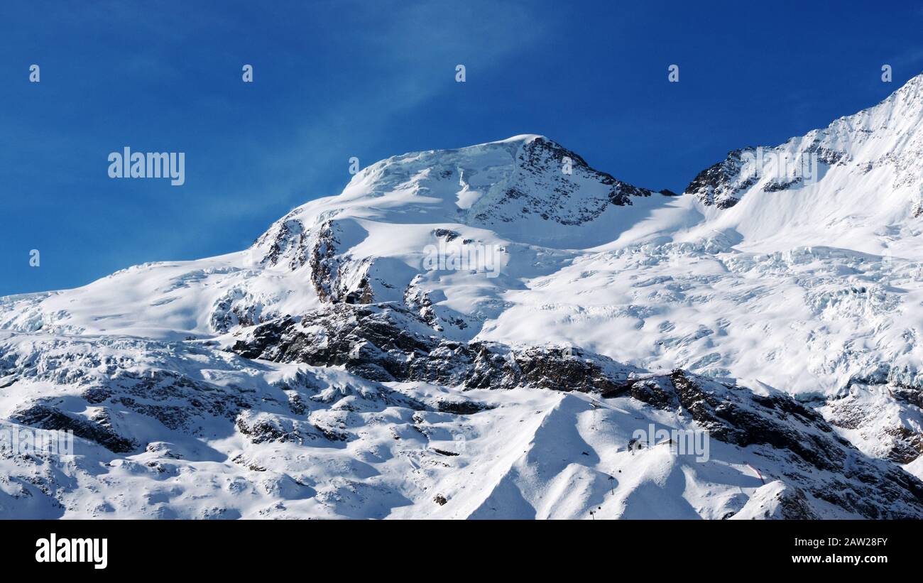 Alpi svizzere maestose nel cantone del Vallese Foto Stock