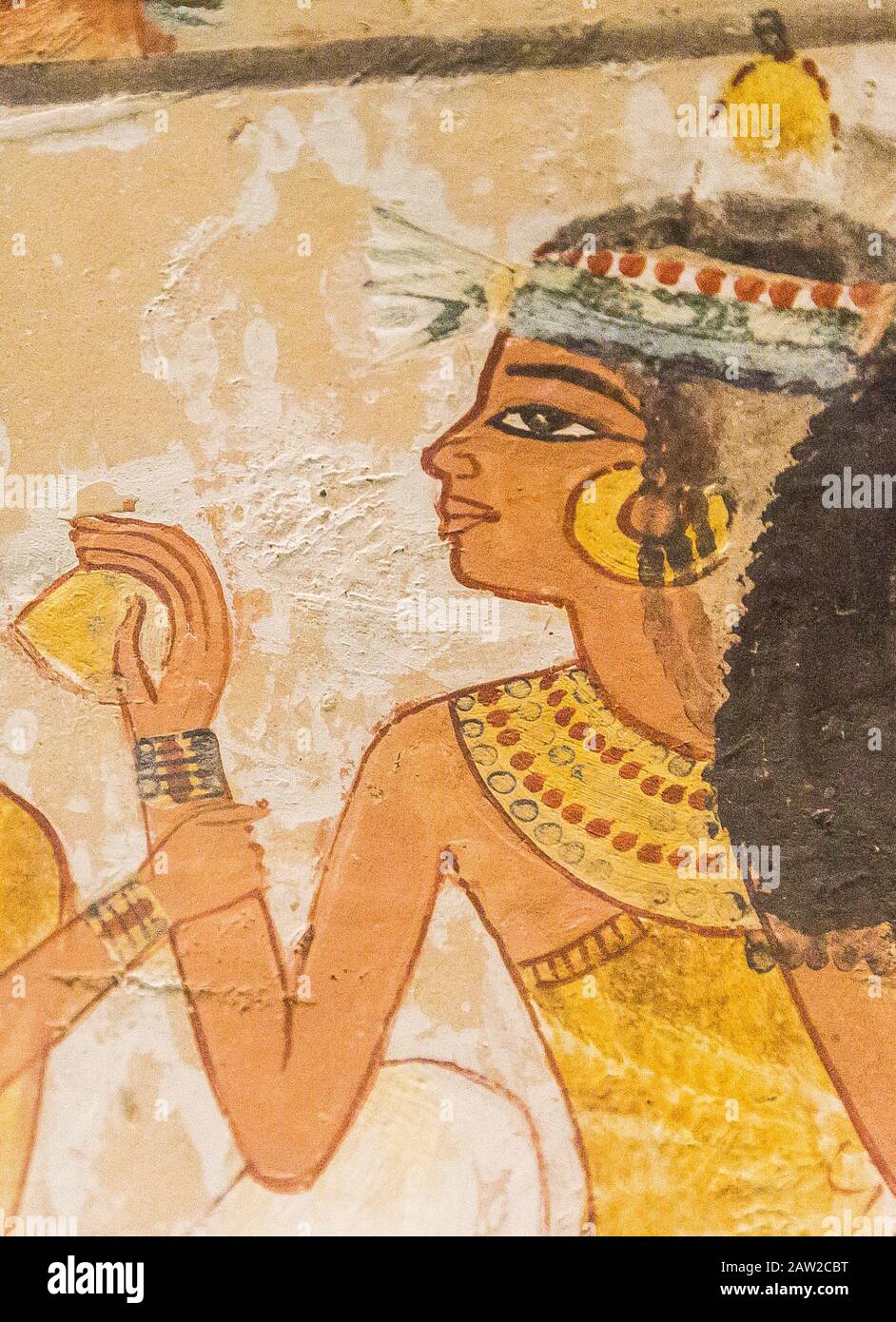 Patrimonio dell'umanità dell'UNESCO, Tebe in Egitto, Valle dei Nobili, tomba di Nakht. Scena del banchetto, la donna offre un frutto ad un altro. Foto Stock