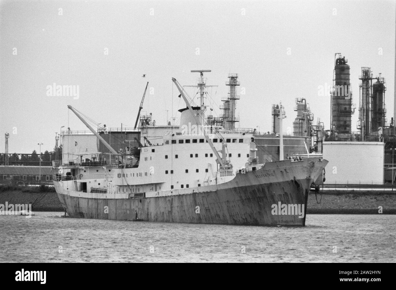 Personale Quick Dispatch posti di lavoro in mensa riunione per parlare con la direzione e gli esperti possono risolvere leggermente radioattivo carne Reefer Rio / Data: 25 luglio 1988 posizione: Rotterdam, South Holland Parole Chiave: Carne Persona Nome: Reefer Rio Foto Stock