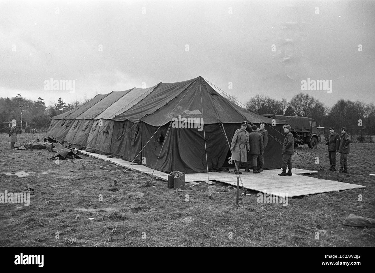 Press Tent at Drakenstein, una vecchia tenda militare sul posto all'Hotel Kastanjehof Data: 28 marzo 1967 posizione: Lage Vuursche Parole Chiave: Stampa, tende, campi Foto Stock