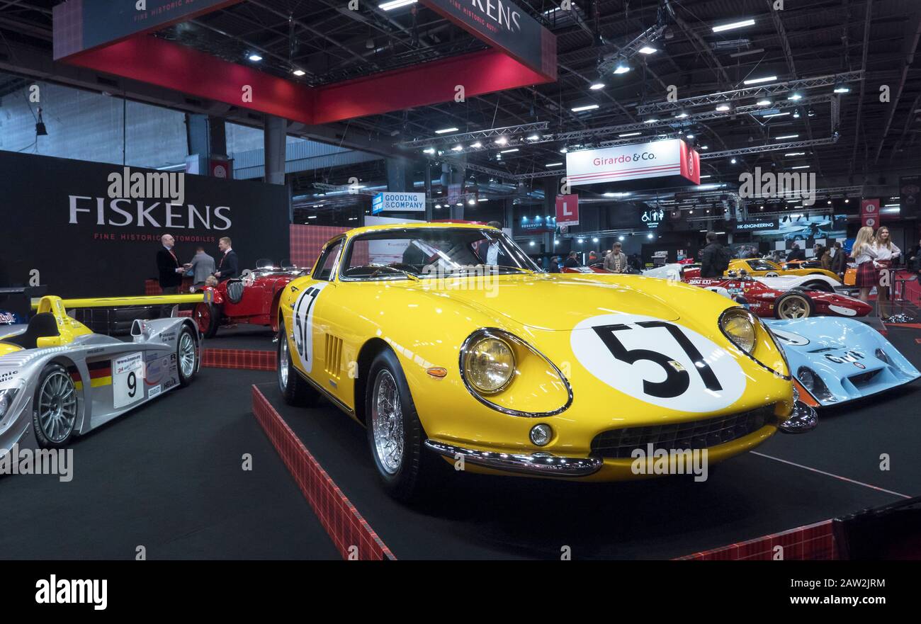 Retromobile Classic Car show Parigi 05/02/2020 Foto Stock