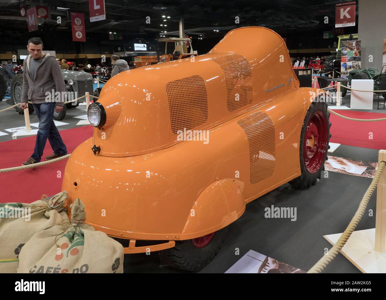 Porsche P312 Tractor al Retromobile Classic Car show Paris 05/02/2020 Foto Stock