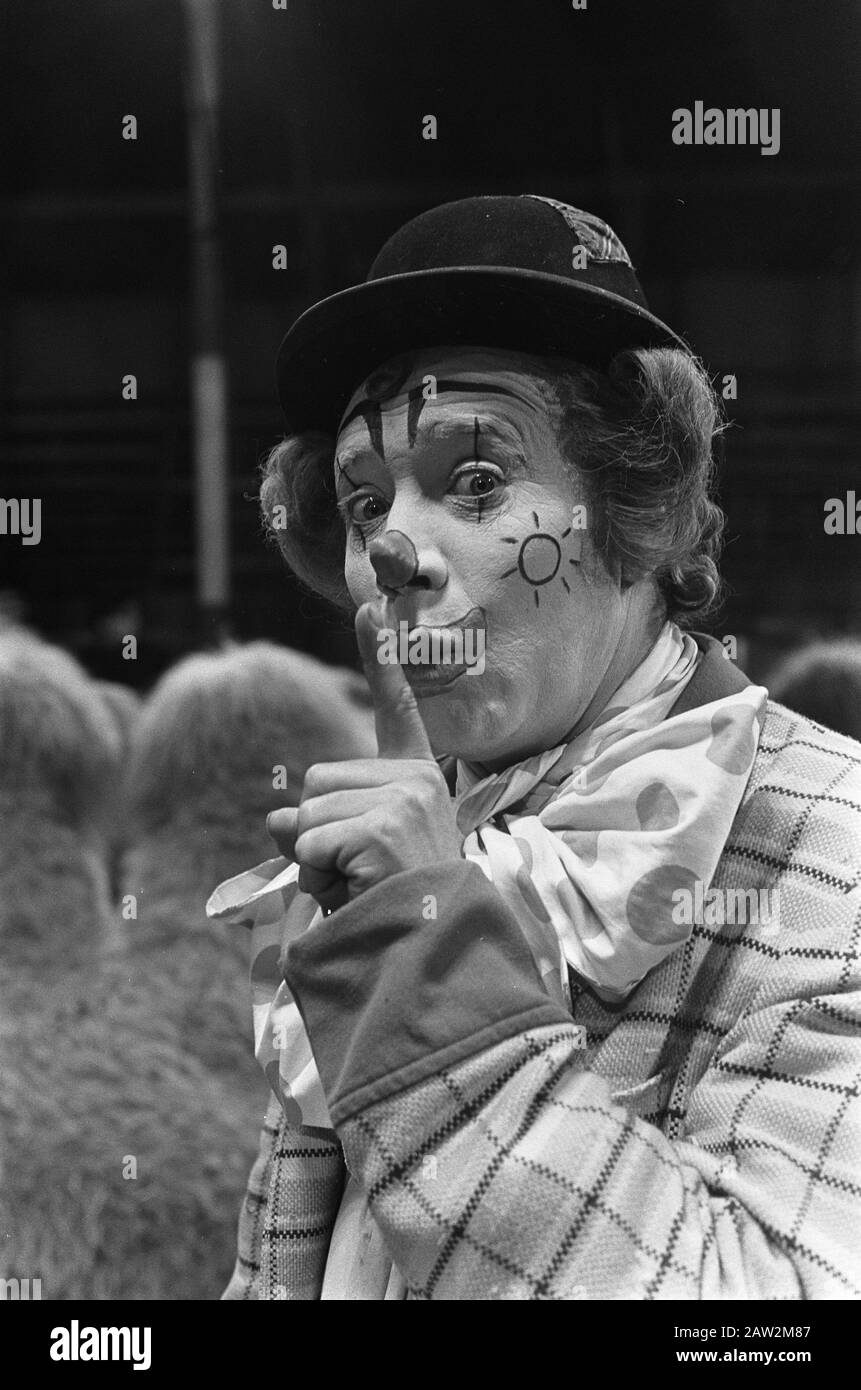 Pipo nel circo quando toni Boltini, numero 4 e 5 Pipo (testa) Data: 22 febbraio 1968 Parole Chiave: Clown, ritratti Nome Persona: Pipo de Clown, Witschge Cor Foto Stock