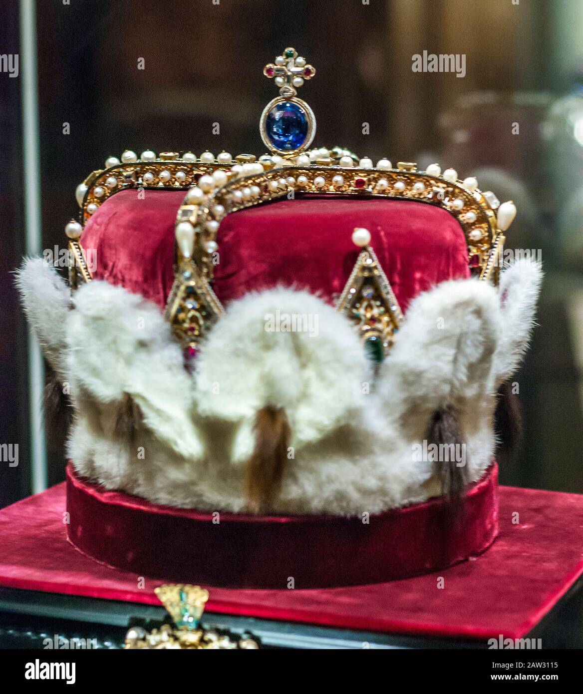 Klosterneuburg, Austria - 14 agosto 2019: Cappello di Archducal in esposizione al monastero di Klosterneuburg Foto Stock