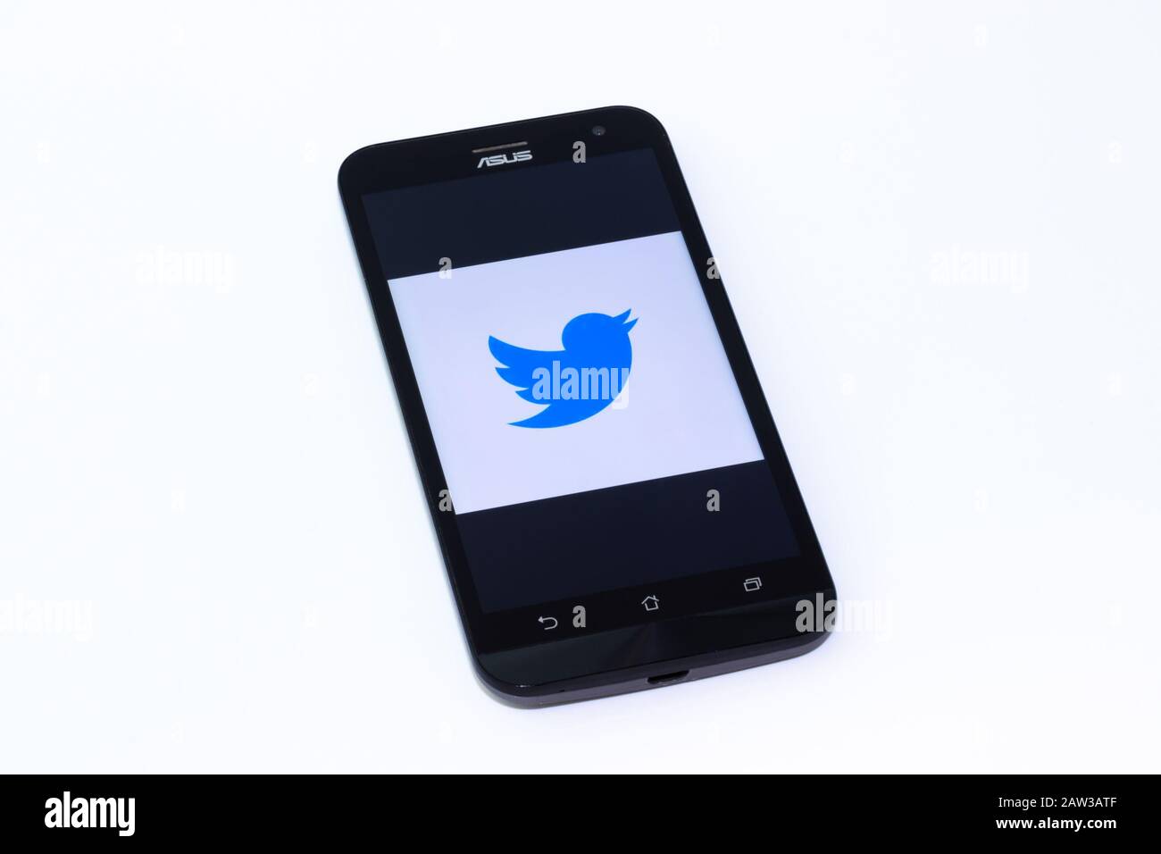 Kouvola, Finlandia - 23 gennaio 2020: Logo dell'app Twitter lite sullo schermo dello smartphone Asus Foto Stock