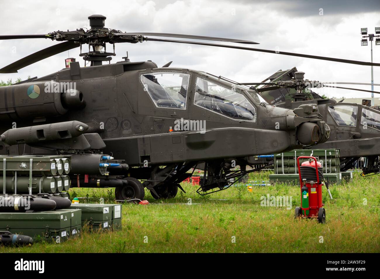 Gilze-RIJEN, PAESI BASSI - 20 GIUGNO 2014: Elicottero attacco Apache Ah-64 con razzi ai Royal Netherlands Air Force Days. Foto Stock