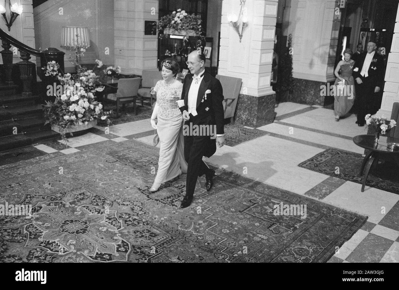 Ospiti reali per cena Data: 1 maggio 1962 Parole Chiave: Ospite, cena Foto Stock