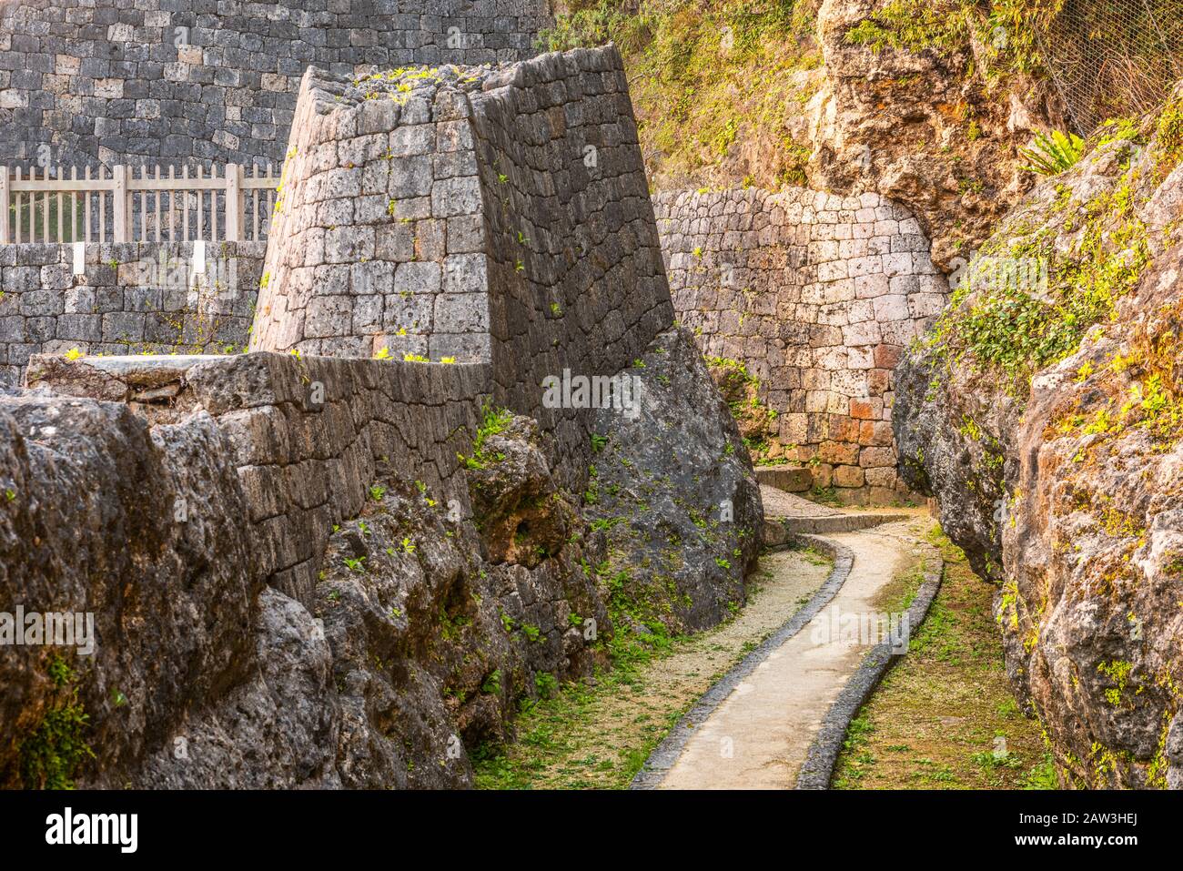 Urasoe, Okinawa, in Giappone a Urasoe rovine del castello. Il sito è parte della famigerata Hacksaw Ridge. Foto Stock