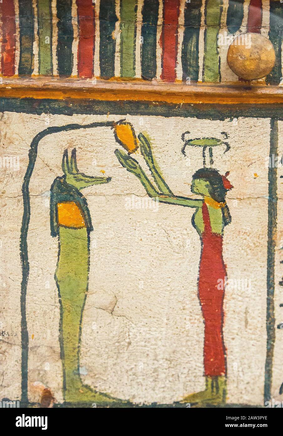 Cairo, Museo Egizio, scatola canopica di Nesramon, sacerdote di Monthu. Ogni vaso all'interno della scatola è sotto la protezione di un figlio di Horus. Foto Stock