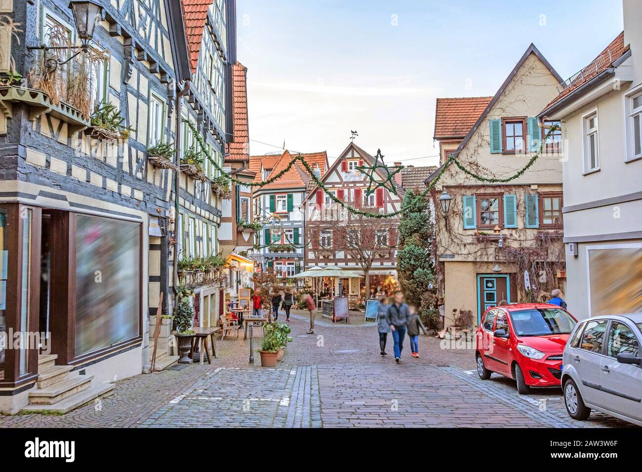 Besigheim, Germania - 27 dicembre 2016: Case a graticcio nel vecchio quartiere storico della città. Foto Stock