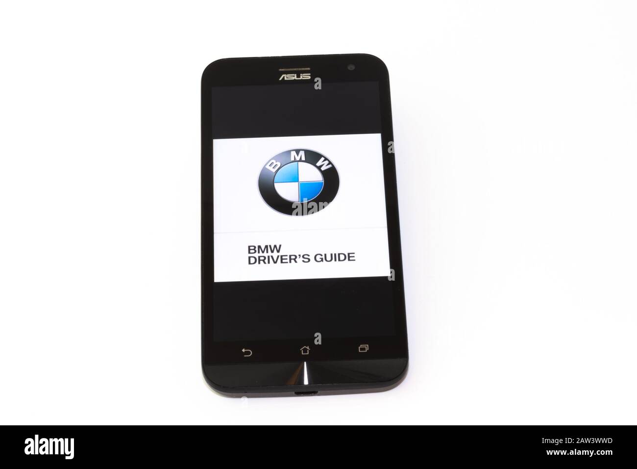 Kouvola, Finlandia - 23 gennaio 2020: Logo app BMW sullo schermo dello smartphone Asus Foto Stock