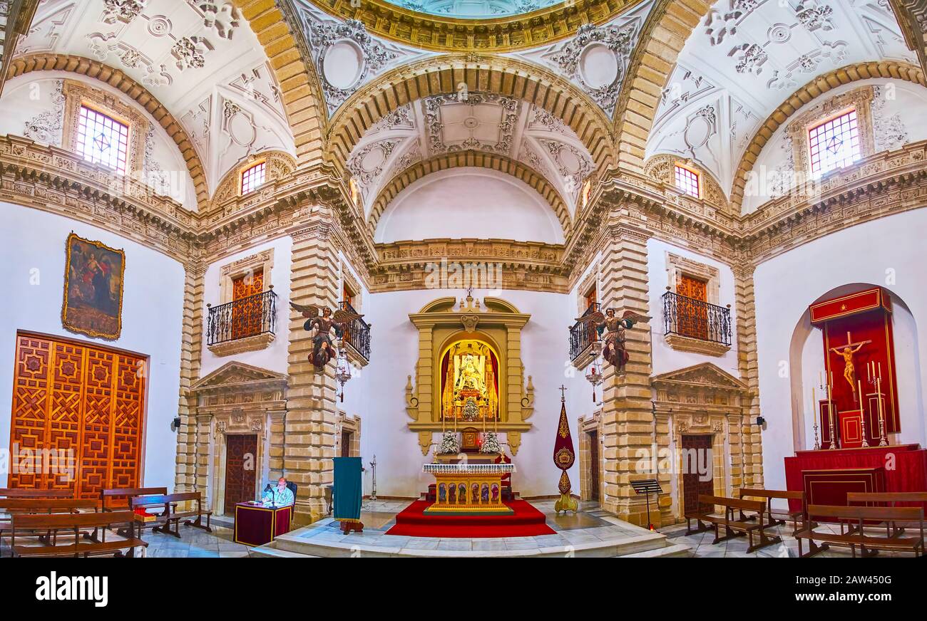 Jerez, SPAGNA - 20 SETTEMBRE 2019: Panorama della sala di preghiera della Cappella Di Nostra Signora Dell'Angoscia (Capilla de Nuestra Senora de las Angustias), il 20 settembre Foto Stock