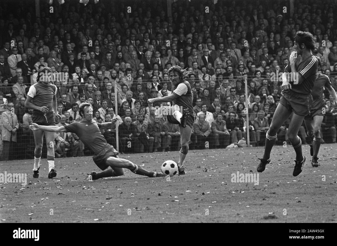 PSV v Feyenoord 3-2 momenti di gioco Data: 8 settembre 1974 Parole Chiave: Sport, calcio Istituto Nome: Feyenoord Foto Stock