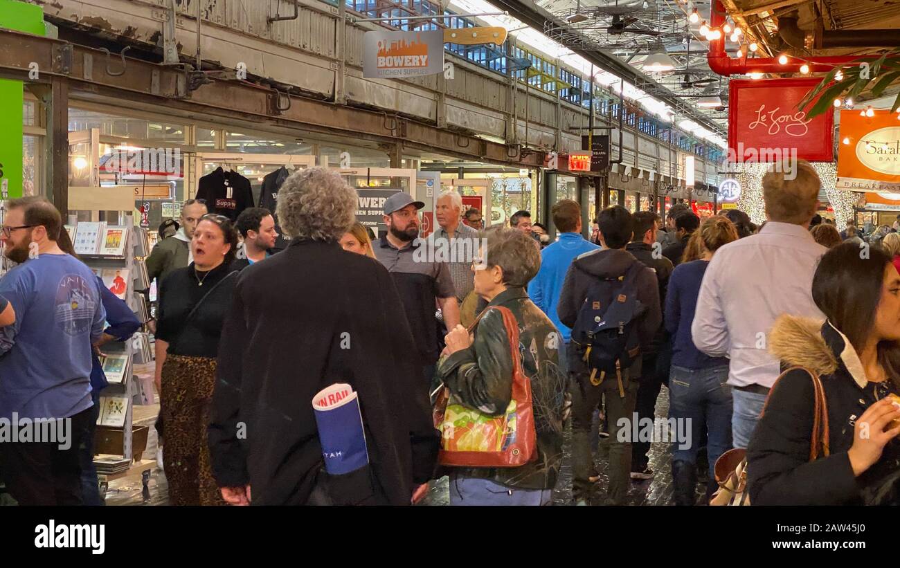 Chelsea Market zona dello shopping con piatti popolari e unici Foto Stock
