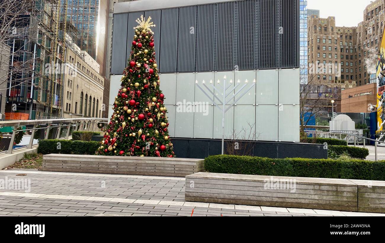 Simboli di due credenze religiose al World Trade Center di New York Foto Stock