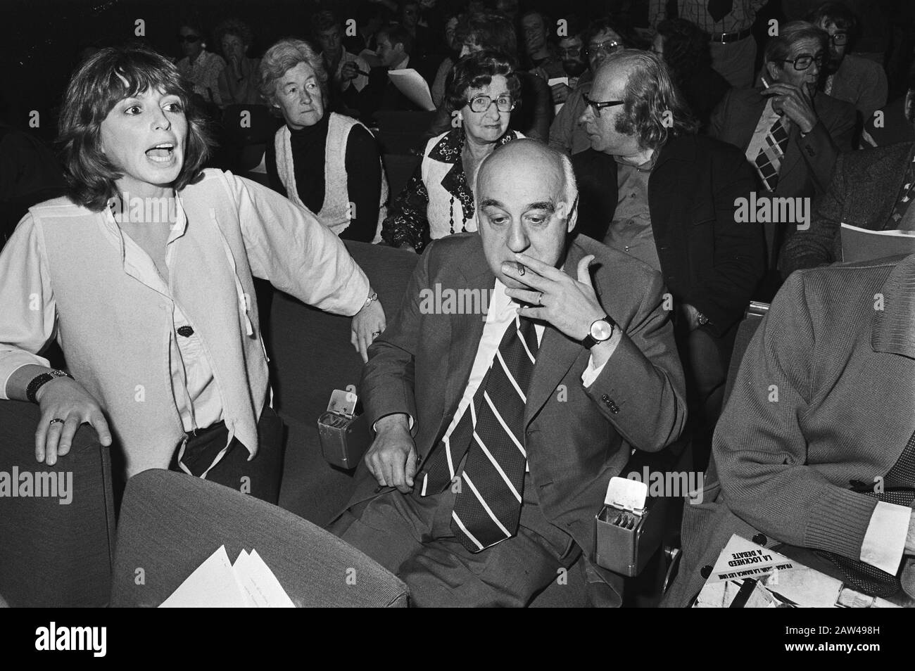 Labor party Congress a Amsterdam; Ien Hill Speaking Data: 25 settembre 1976 Località: Amsterdam, Noord-Holland Parole Chiave: Politica Nome Persona: Hill, Ien van den Foto Stock