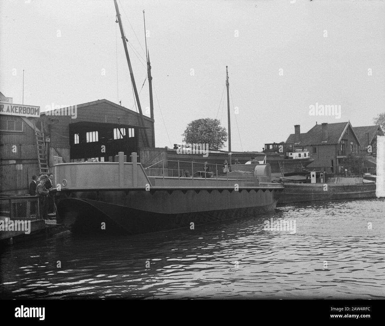 Oegstgeest. Cerimonia di lancio nave da trasporto siluro Royal Navy Data: 22 maggio 1950 luogo: Oegstgeest Parole Chiave: Navy, navi militari, costruzione navale Istituto Nome: Marvo Foto Stock