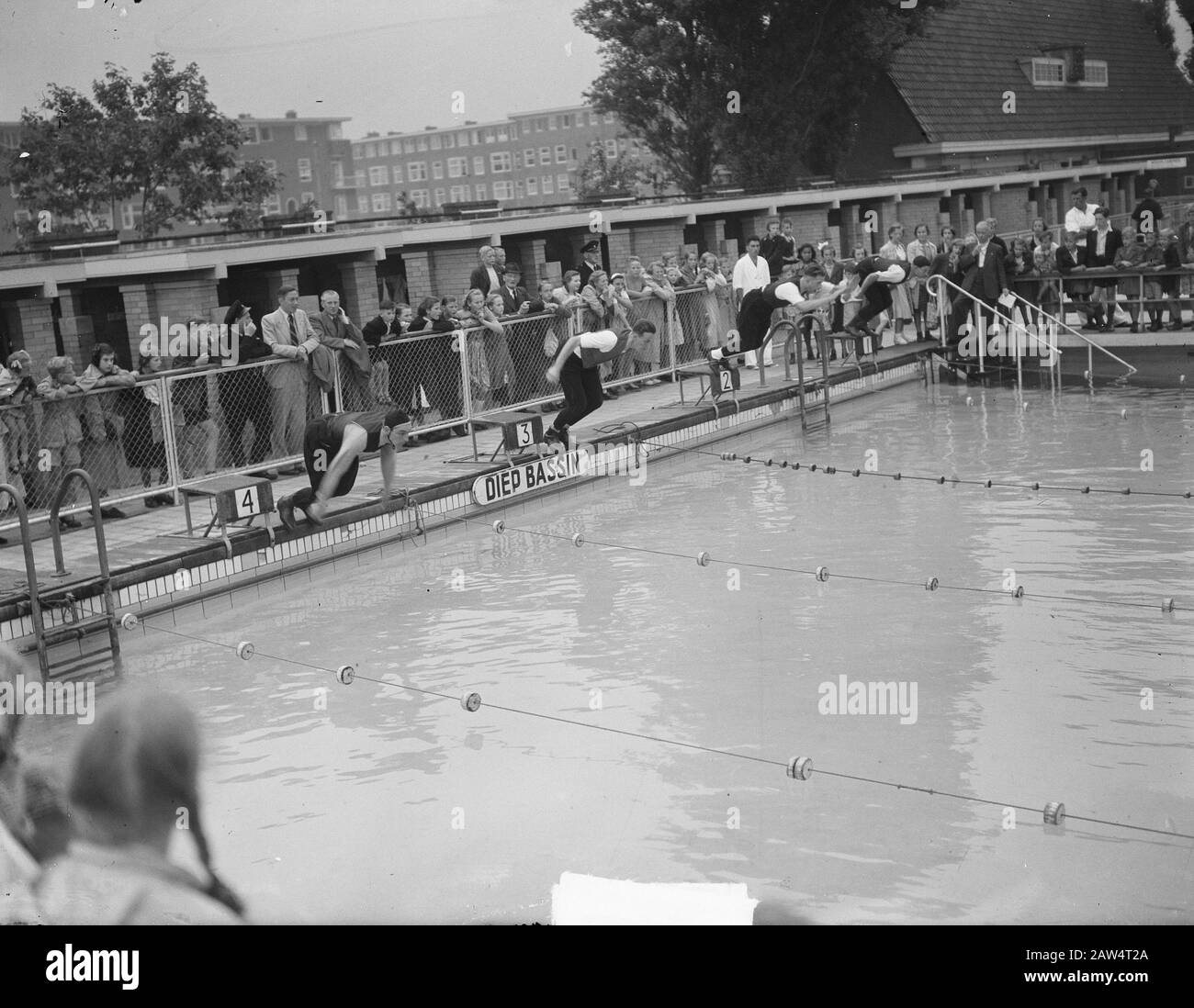 Polizia nuoto incontro a Meraindobad Data: 5 luglio 1950 Foto Stock