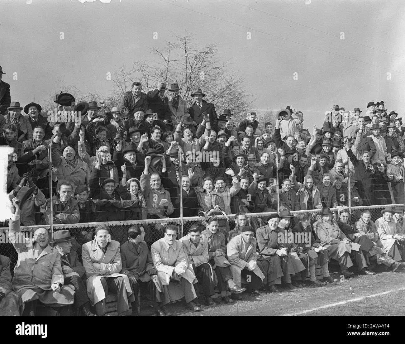 MVV PSV 2-2 PSV CHAMPION Data: 8 aprile 1951 Parole Chiave: Campioni, sport, tifosi, calcio Istituto Nome: PSV Foto Stock