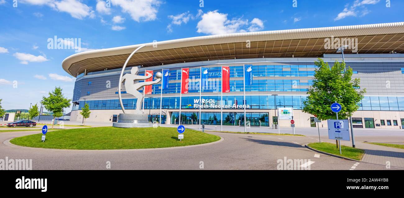 Sinsheim, Germania - 4 maggio 2014: Rhein-Neckar Arena - lo stadio è stato sede della Coppa del mondo di calcio 2006 per le partite di gruppo. Foto Stock