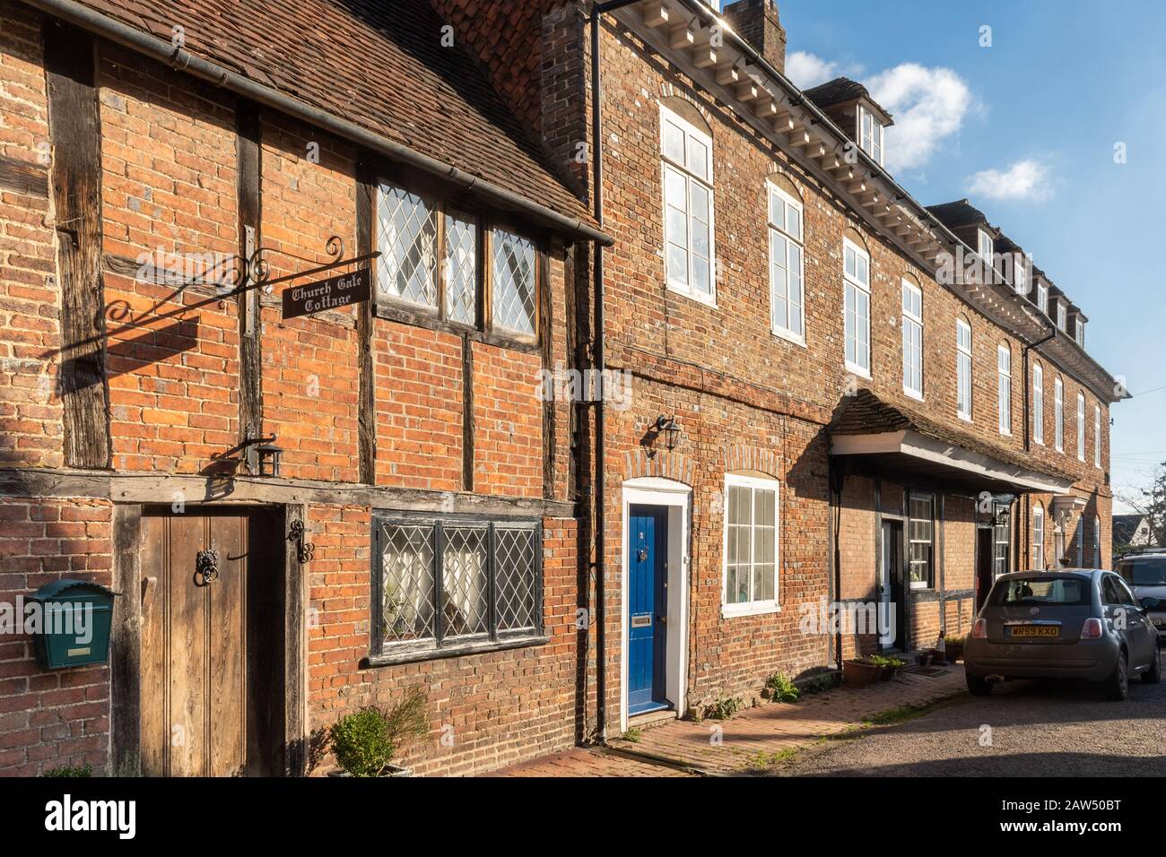 Lingfield Village a East Surrey, Regno Unito. Church Gate Cottage, Church House e Star Inn Cottages, edifici storici elencati. Foto Stock