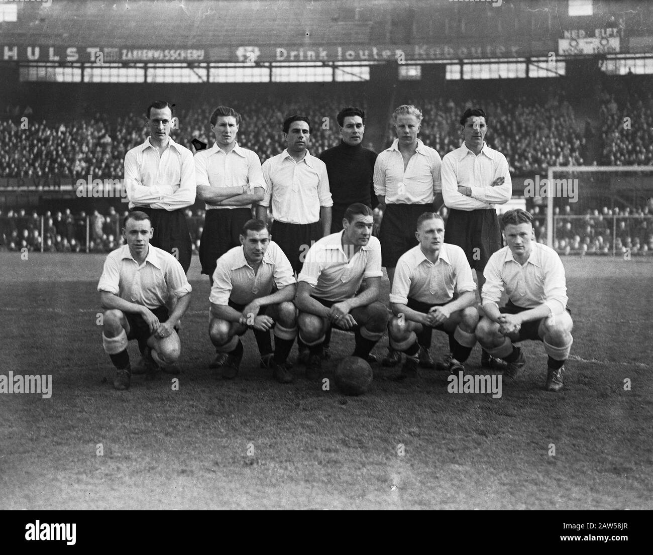 Olandese A-team contro B squadra (grande) Data: 26 Febbraio 1948 Parole Chiave: Sport, calcio Foto Stock