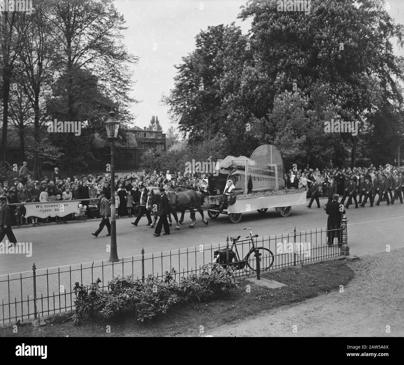 Ponte ferroviario di apertura sul IJssel a Zwolle Data: 2 maggio 1946 luogo: Zwolle Parole Chiave: Parades Foto Stock