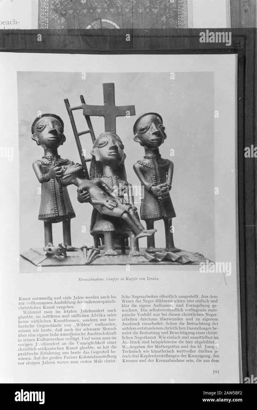 Riproduzioni per la rivista 'Brothers in Arms' [Cross Quantity. Copper Group Yoruba (Africa)] Località: Indonesia Indie Orientali Olandesi Foto Stock