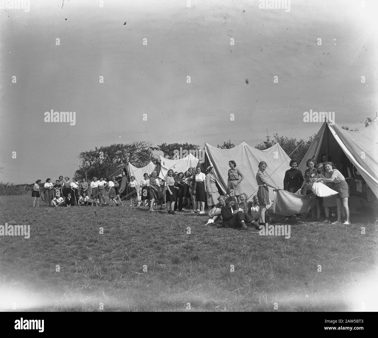 NCJC campo Renesse. Per Le Tende Data: 19 Agosto 1948 Località: Renesse, Schouwen-Duiveland Zelanda Parole Chiave: Tende Foto Stock