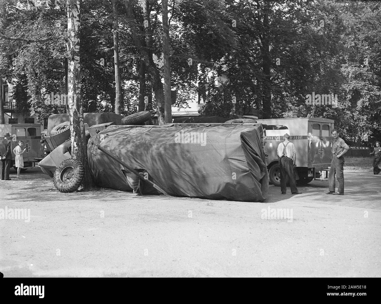Incidente militare in rimorchio Birkhoven (Amersfoort) Data: 27 giugno 1947 Località: Amersfoort, Birkhoven Parole Chiave: Incidenti, traffico, veicoli Foto Stock