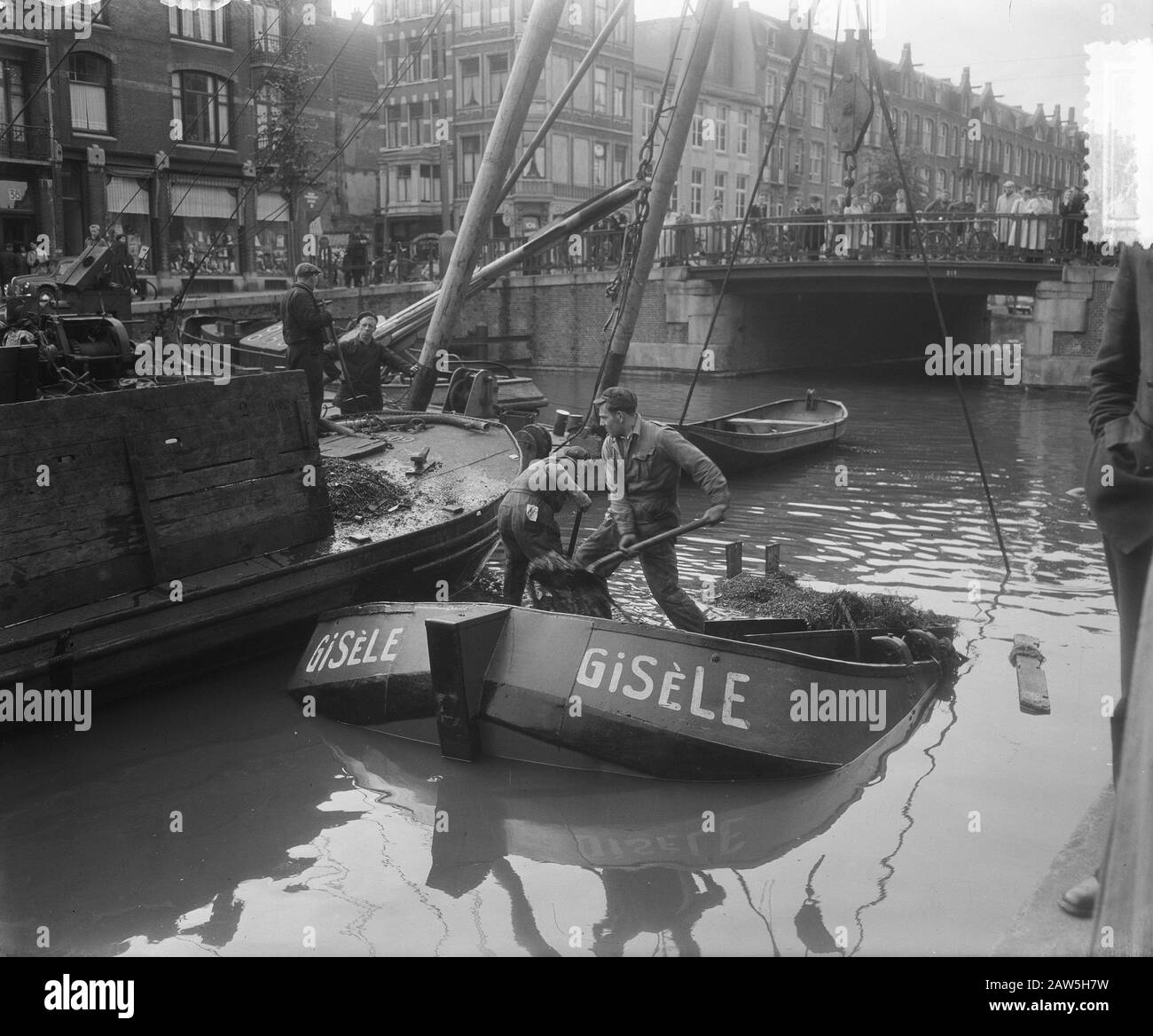 Luci E Spie Rottami Nieuwe Prinsengracht Amsterdam Data: 22 Settembre 1952 Posizione: Amsterdam, Noord-Holland Parole Chiave: Barche Foto Stock