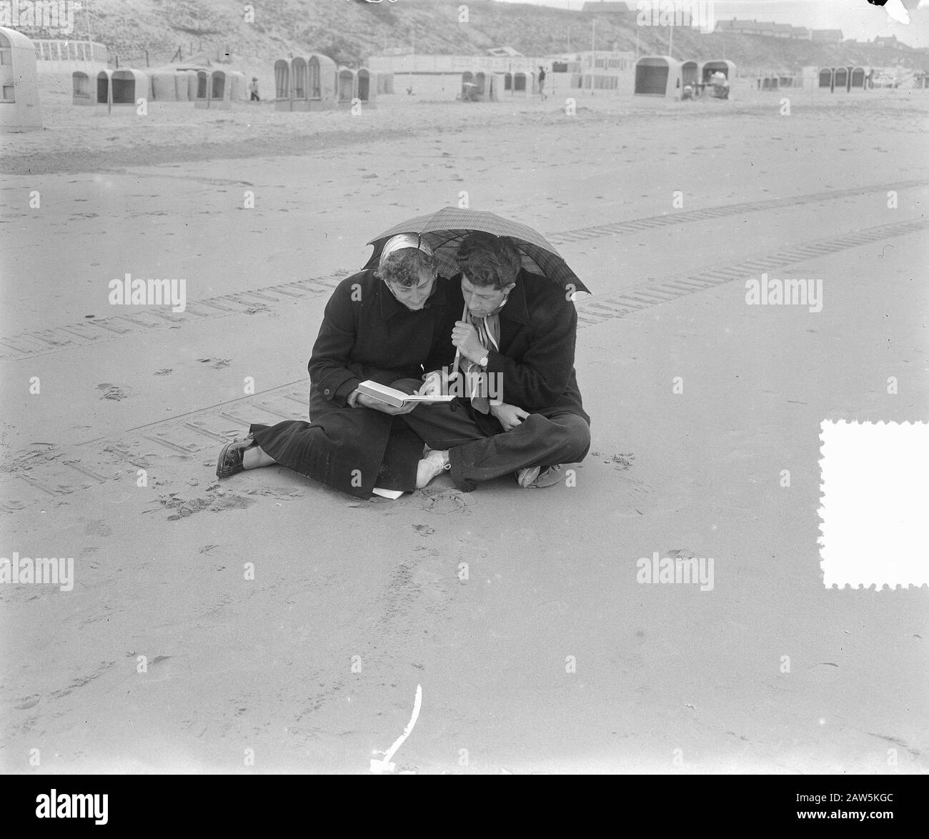 Pioggia Piccole Città A Zandvoort Data Spiaggia: 16 Giugno 1953 Località: North-Holland, Zandvoort Parole Chiave: Spiagge Foto Stock