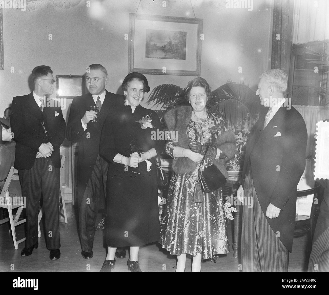 Front Hoorn Credit Securities Bank (Sig Bucket) Data: 2 Gennaio 1954 Parole Chiave: Ricevimento Nome Persona: Mr. Bin Foto Stock