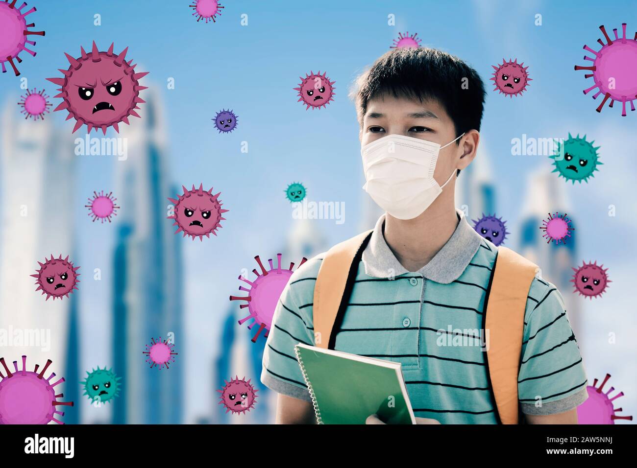 Studente adolescente stressato indossare maschera di protezione contro il virus influenzale sfondo Foto Stock