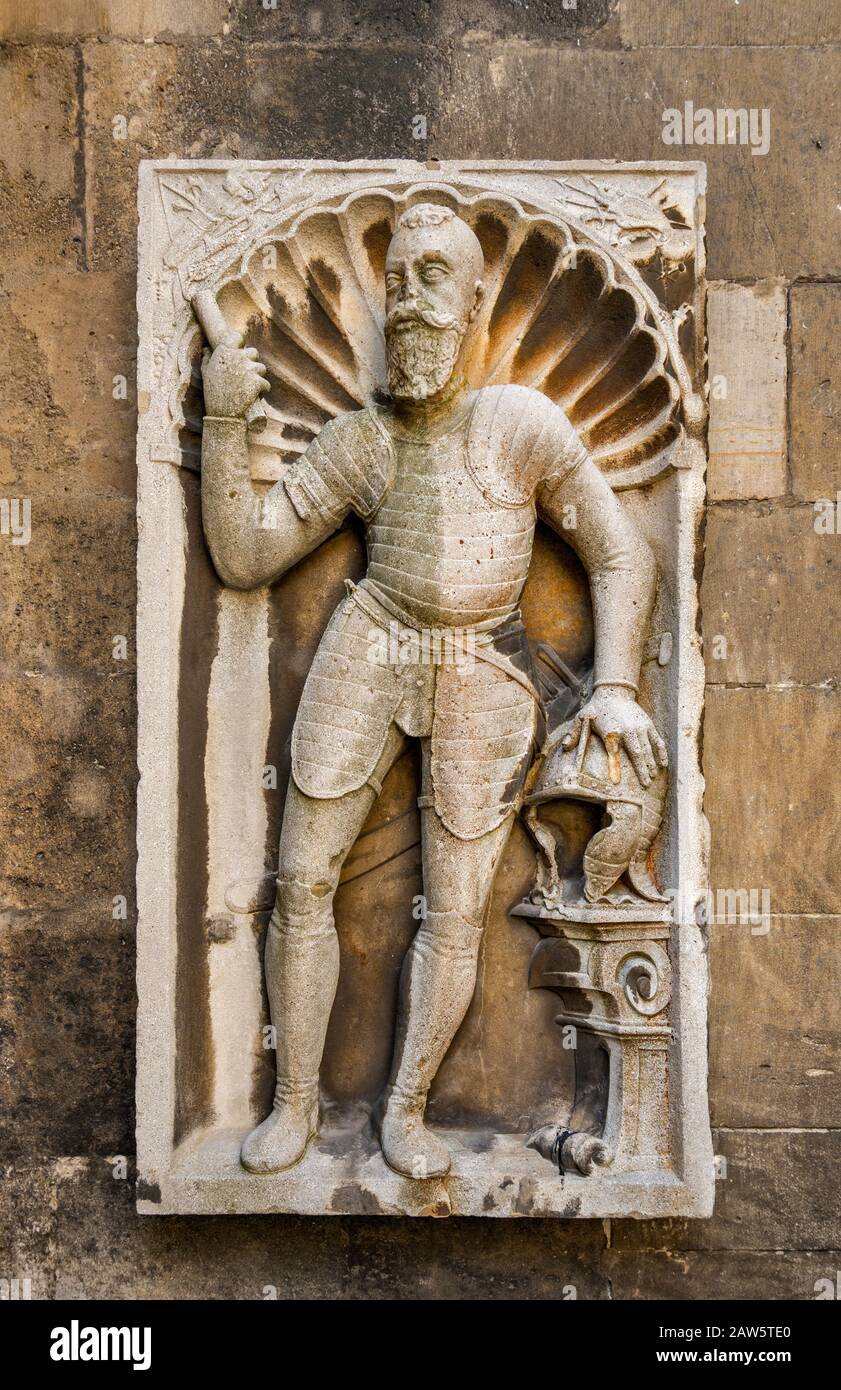 Effigie funerarie, scultura ad alto rilievo di Jan Draskovic, 1613, raffigurante un cavaliere in armatura, nella Cattedrale di San Martino, Bratislava, Slovacchia Foto Stock