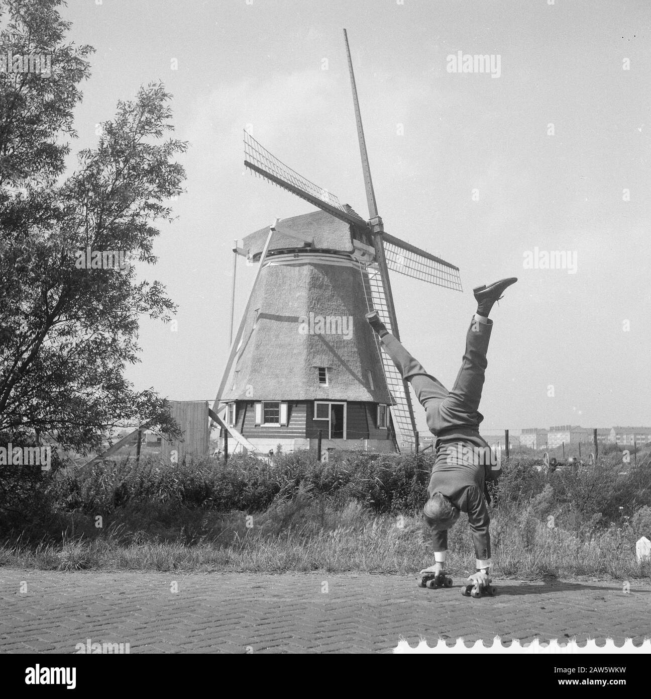 East German Skifenomeen King Everest Esercita Riekermolen Data: 8 Agosto 1961 Nome Dell'Istituzione: Riekermolen Foto Stock