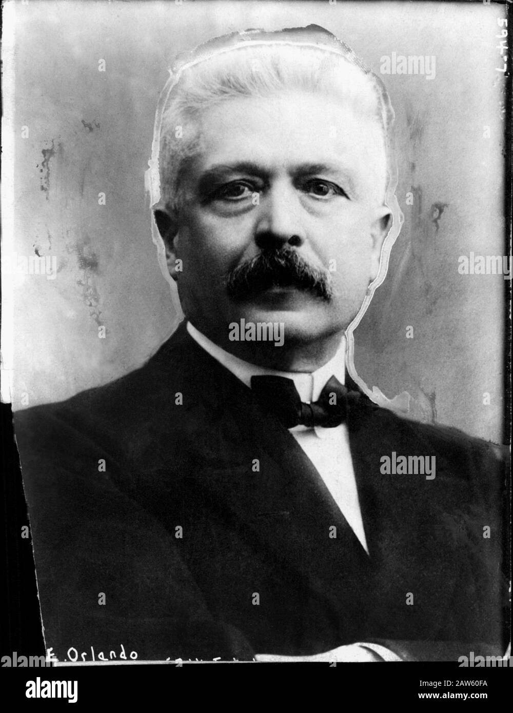 1918 , ITALIA : il politico italiano VITTORIO EMANUELE ORLANDO ( 1860 - 1952 ) , famoso Premier d'Italia della prima Guerra Mondiale . Orlando era uno dei grandi fou Foto Stock