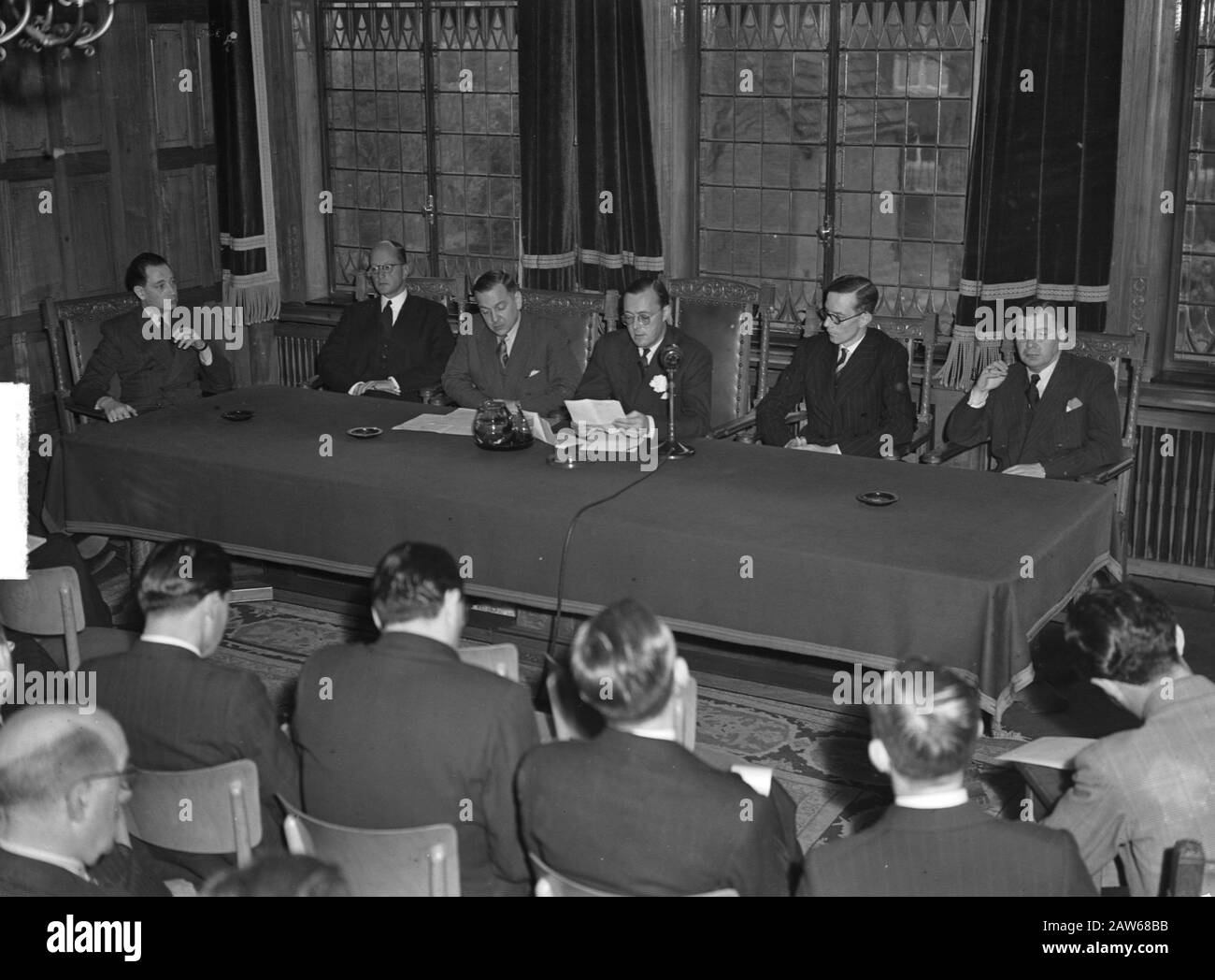Conferenza stampa Prince Bernhard su RVD, dettaglio Data: 22 marzo 1950 Parole Chiave: Dettaglio, conferenze stampa Persona Nome: Bernhard, Prince Foto Stock