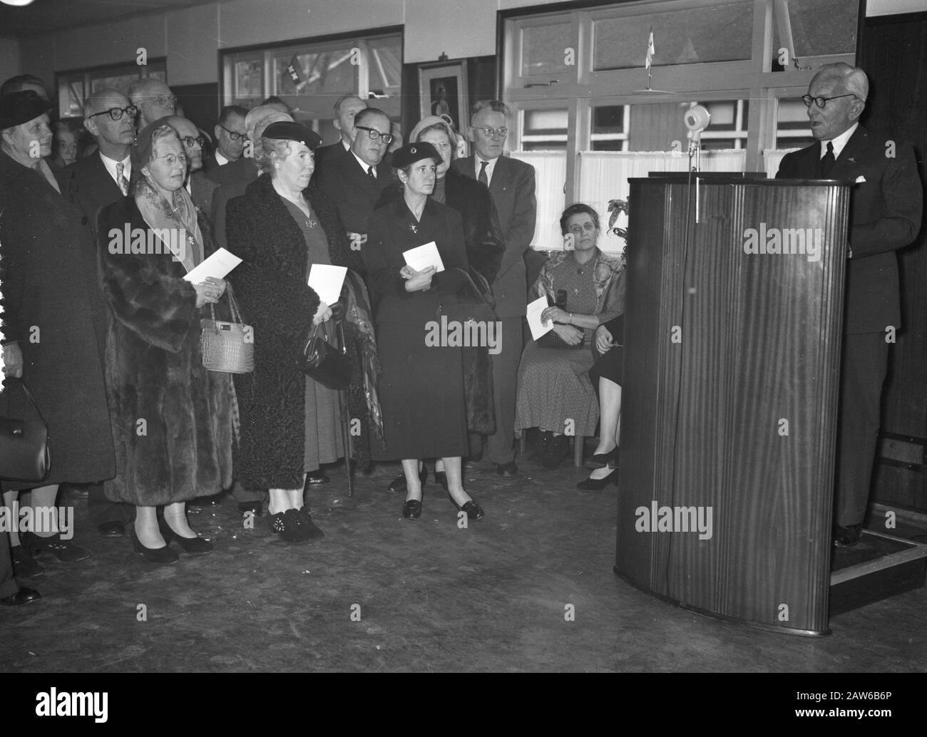 NDSM lancio Khasiella nave cisterna per Royal Dutch Shell Group Data: 10 dicembre 1955 Località: Amsterdam, Noord-Holland Parole Chiave: Costruzione navale, cantieri navali, navi, navi cisterna Nome Persona: Khasiella Istituto Nome : Shell Foto Stock