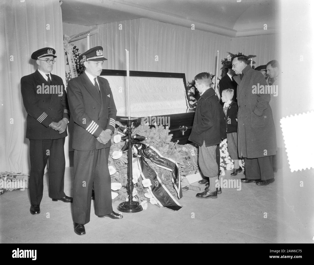 Death Plesmanlaan (Chapelle Ardente), compreso wreath-posa regina e defile Data: 4 gennaio 1954 Foto Stock