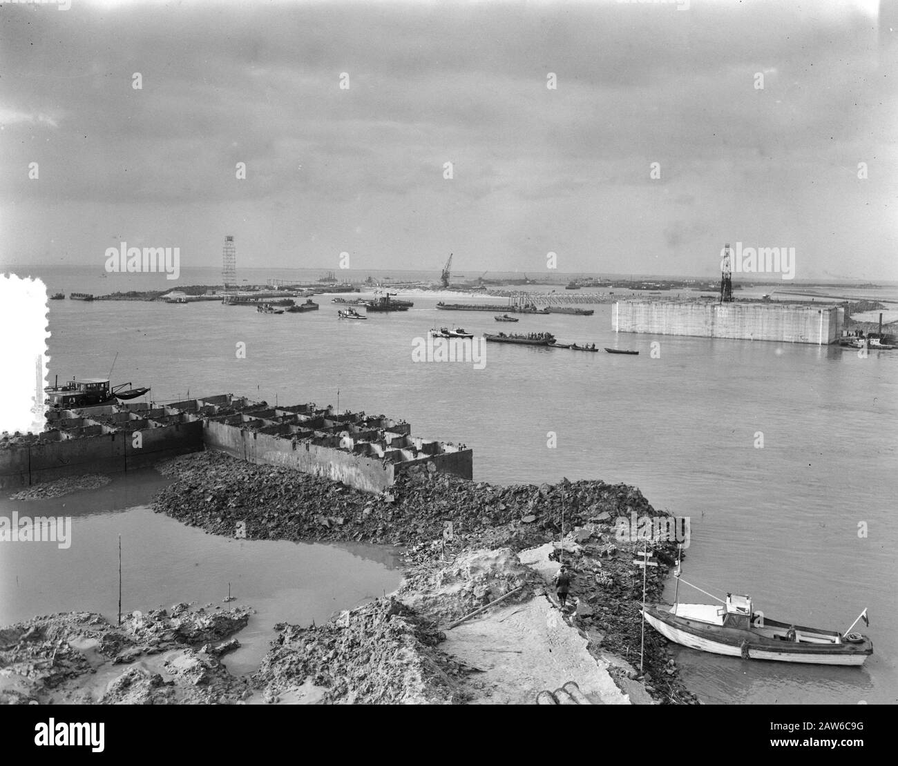 Ultime operazioni di chiusura Ouwerkerk (Schouwen) Data: 3 novembre 1953 Località: Ouwerkerk, Schouwen-Duiveland Parole Chiave: Close work Foto Stock