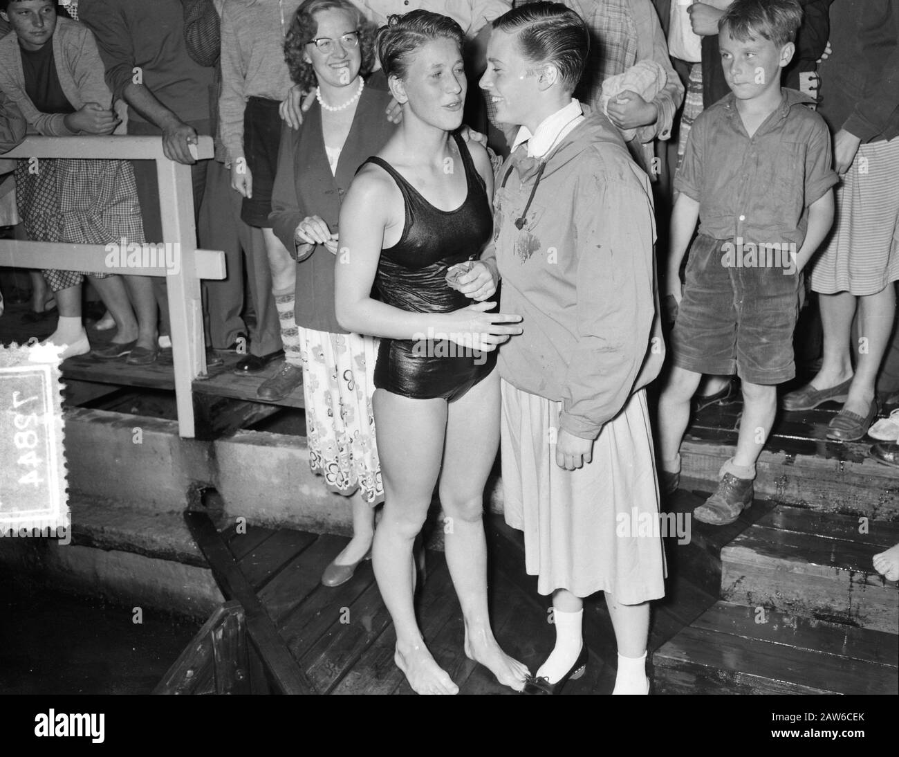 Lenie de Nijs migliora il record mondiale di 880 yards freestyle (alle 10:58:01 min); Foto Stock