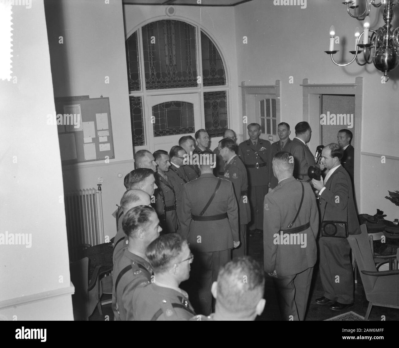 Prince Bernhard apre un centro di ricerca per la leadership militare nella casa sonneheerdt Hilversum Data: 8 gennaio 1960 luogo: Hilversum Parole Chiave: Aperture, studio Persona Nome: Bernhard, principe Foto Stock