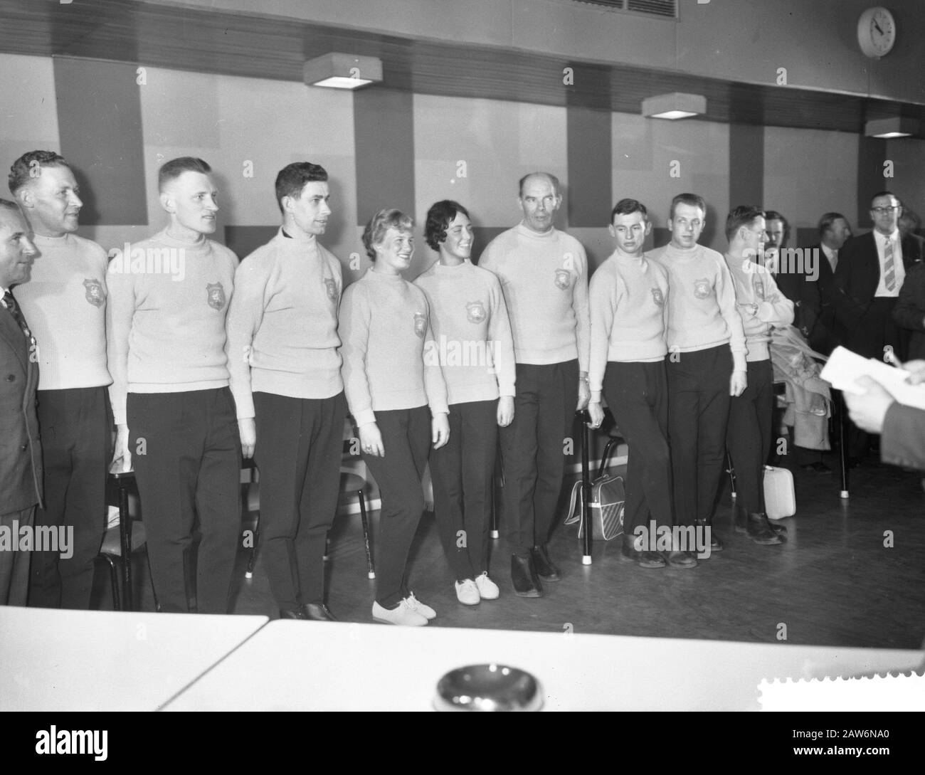 Missione partenza del telegrafo squadra olimpica di pattinaggio Data: 8 febbraio 1960 Parole Chiave: Partenza, incarichi, squadre di skate Nome dell'istituzione: Telegraph Foto Stock