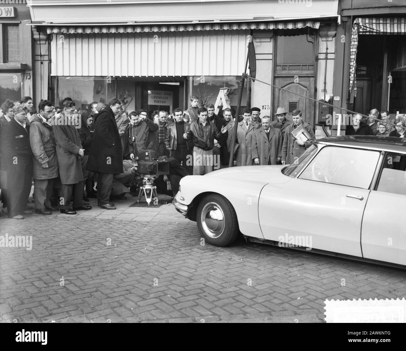 Prendendo sul circuito di watercourse Makkers cessa il vostro roar selvaggio Data: 11 marzo 1960 Parole Chiave: Immagini Foto Stock