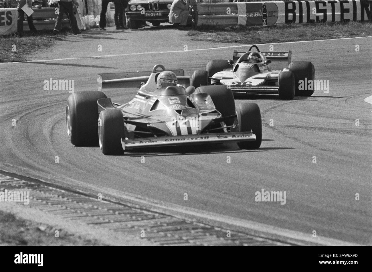 Olandese Gran Premio Zandvoort; Niki Lauda davanti e dietro detto secondo Jacques Laffite era .; Foto Stock