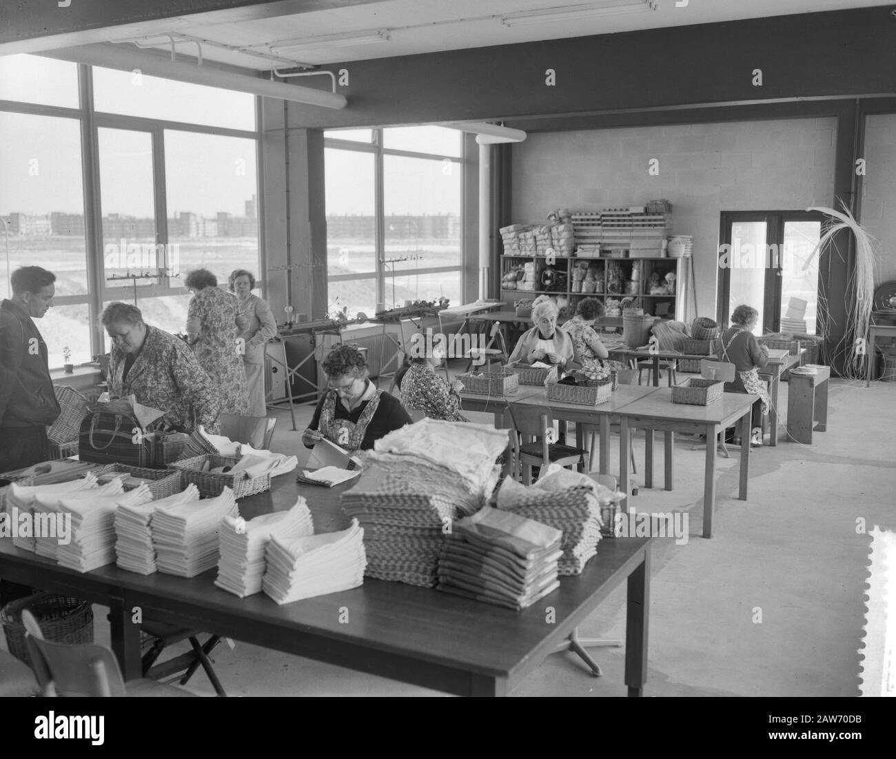 Nuovo dispositivo di comando per i ciechi della piantagione di Postjesweg Amsterdam. Seamstress Department Data: 18 Aprile 1961 Località: Amsterdam Parole Chiave: Disabili, Disabili Foto Stock
