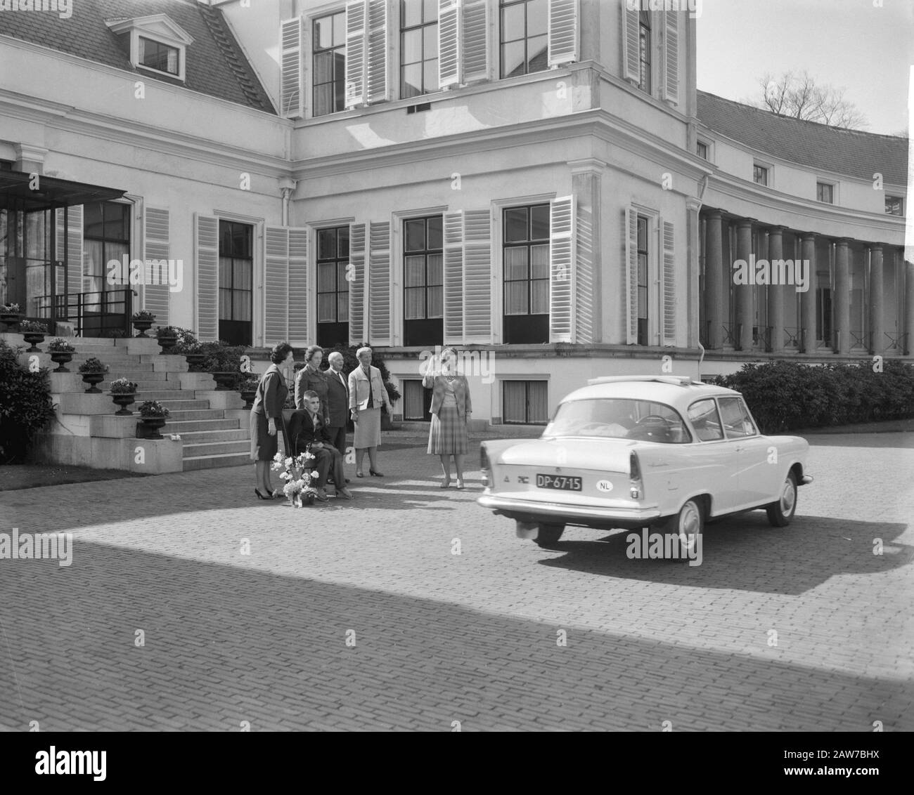 Queen Juliana riceve i membri della General Dutch Invalids Association, Department Utrecht Data: 25 aprile 1962 Parole Chiave: Disabled, regine Persona Nome: Juliana (queen Netherlands) Foto Stock